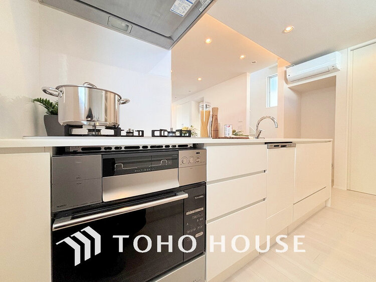 キッチン シンプルな部屋の雰囲気に溶け合うナチュラルキッチン