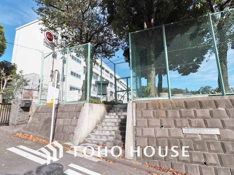 周辺 横浜市立上川井小学校　距離220ｍ