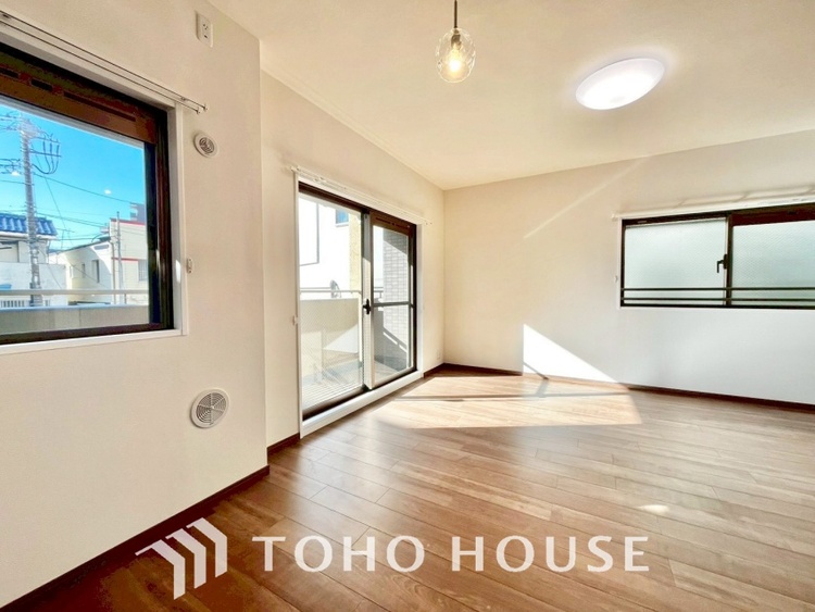 内装 「想像していた以上に広い」が写真を撮っているときの感想です。家事動線に配慮したプランによりご家族がくつろげる明るく広い空間が確保できました。