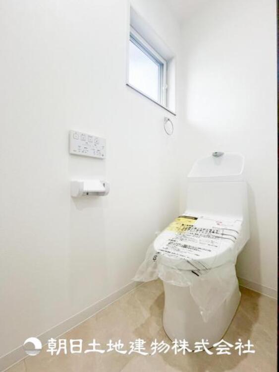 トイレ 【トイレ】大切な1人時間。寛ぎだけではない、快適な生活を送る為に必要なもの。毎日使う場所だから、より快適な空間に仕上げられています。