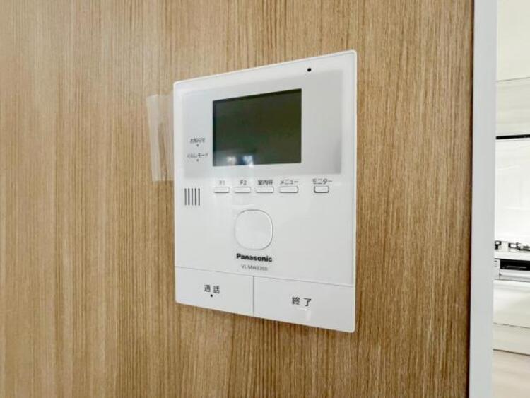設備 【設備】お客様のお顔が確認出来るので、セキュリティ対策にも最適のモニター付きインターホン。