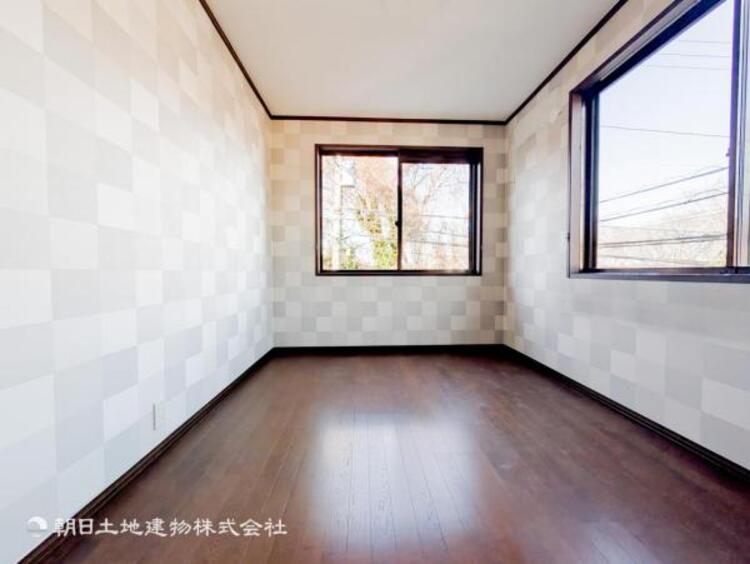 内装 自分の時間を充実させながら心豊かにできるプライベート空間！！穏やかな寛ぎを届ける仕様のゆとりある居室。個室のお部屋が欲しいという要望に応える設計で、過ごす時間が長くてもゆったり落ち着いて過ごせそう！！ 