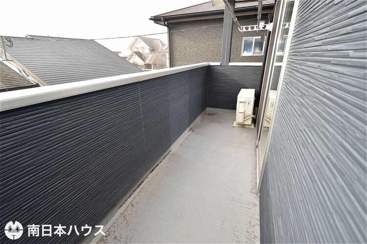 その他 【バルコニー】南向きのバルコニーです！日当たり良好で洗濯物もよく乾きそうです♪
