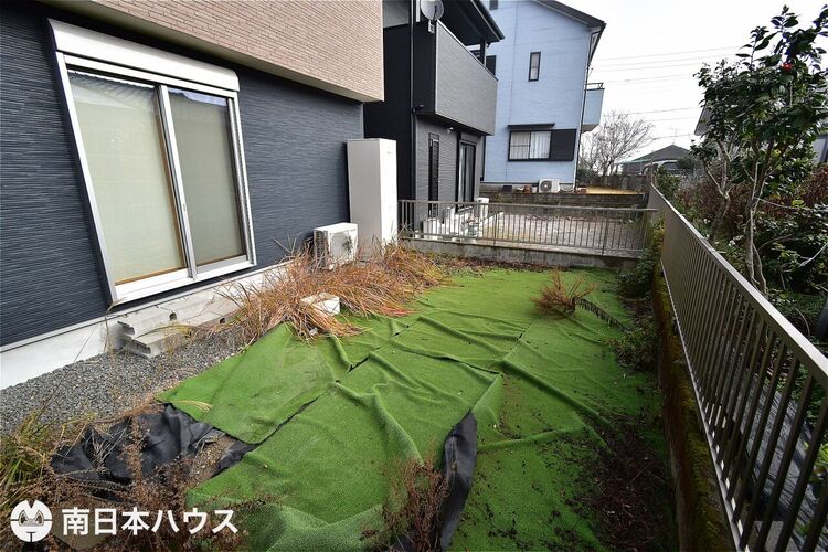 その他 【庭】南庭のあるお家です♪家庭菜園やバーベキューなども楽しめそう♪