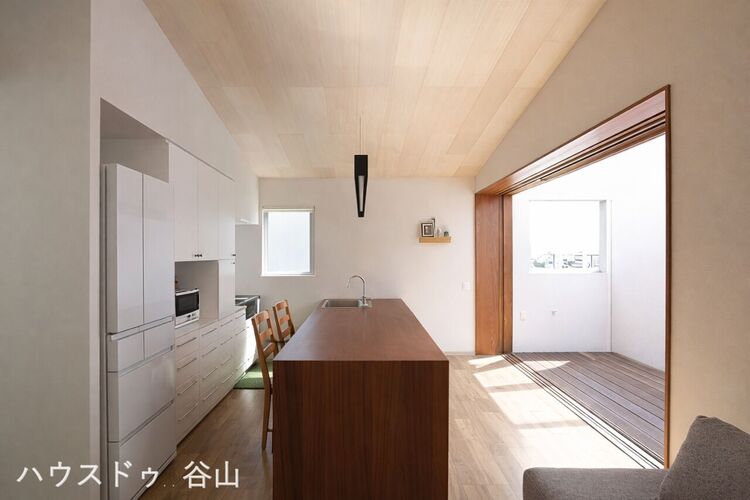 キッチン ※新築時の画像です。　写真：石井紀久氏