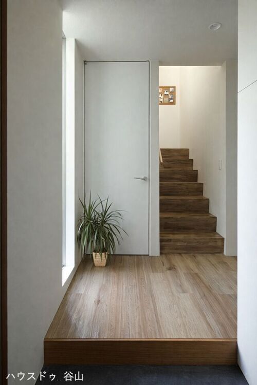 玄関 ※新築時の画像です。　写真：石井紀久氏