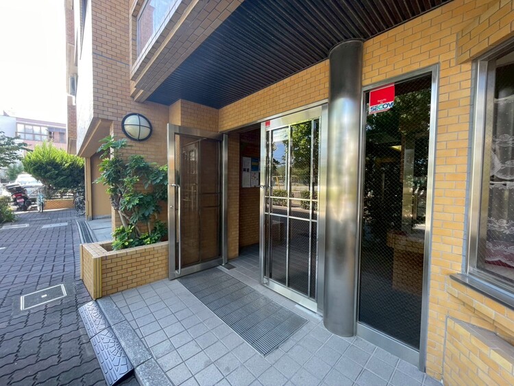 エントランス 外と内をつなぐエントランスは、まさに顔となる場所。