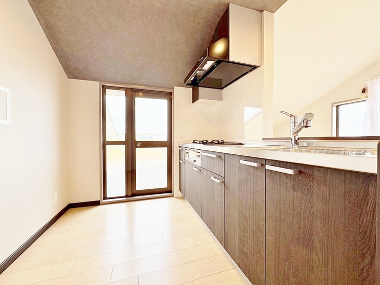 キッチン 洗練されたスタイリッシュなデザイン性と使いやすさを備えた仕様。