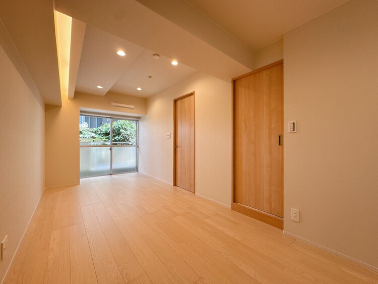 居間 飾り過ぎないシンプルな内装と偏り過ぎないデザインで統一しました。