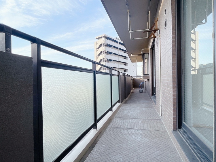 バルコニー 暮らしの中で、光と風を演出してくれるバルコニー。