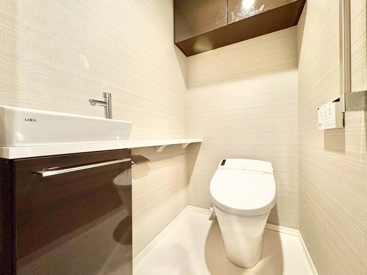 トイレ 暮らしの中のさりげないひとときの快適さにも、こだわりを、持って設備を配しております。