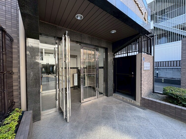 エントランス 外と内をつなぐエントランスは、まさに顔となる場所。