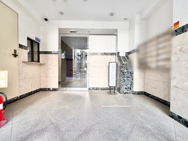 エントランス エントランス内部は、管理が行き届き清潔な共有スペースとなっています。