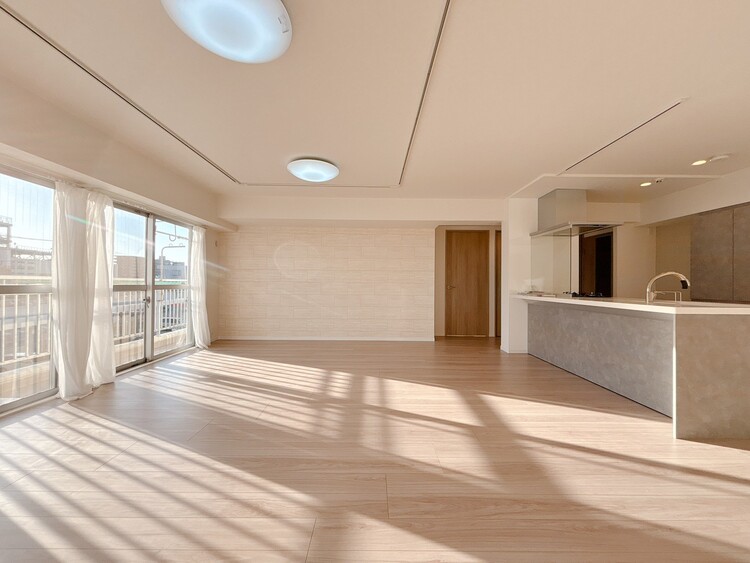 居間 居心地の良い空気感は、暮らしのステージを彩り、心からのやすらぎと満足感を与えてくれます。