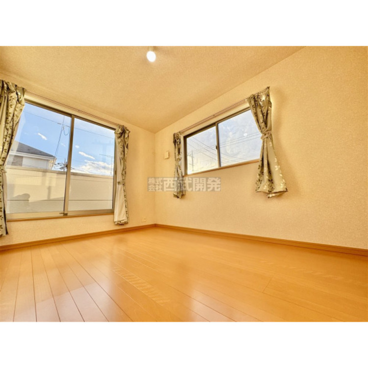 内装 穏やかな日差しと心地よい風が吹き抜ける窓配置