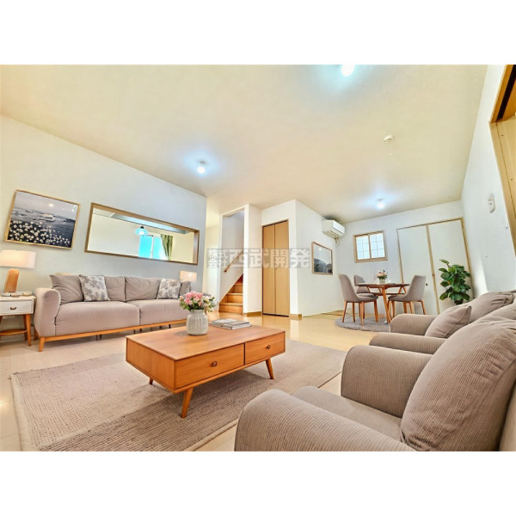 居間 配置してある家具や小物はCGによるイメージです。