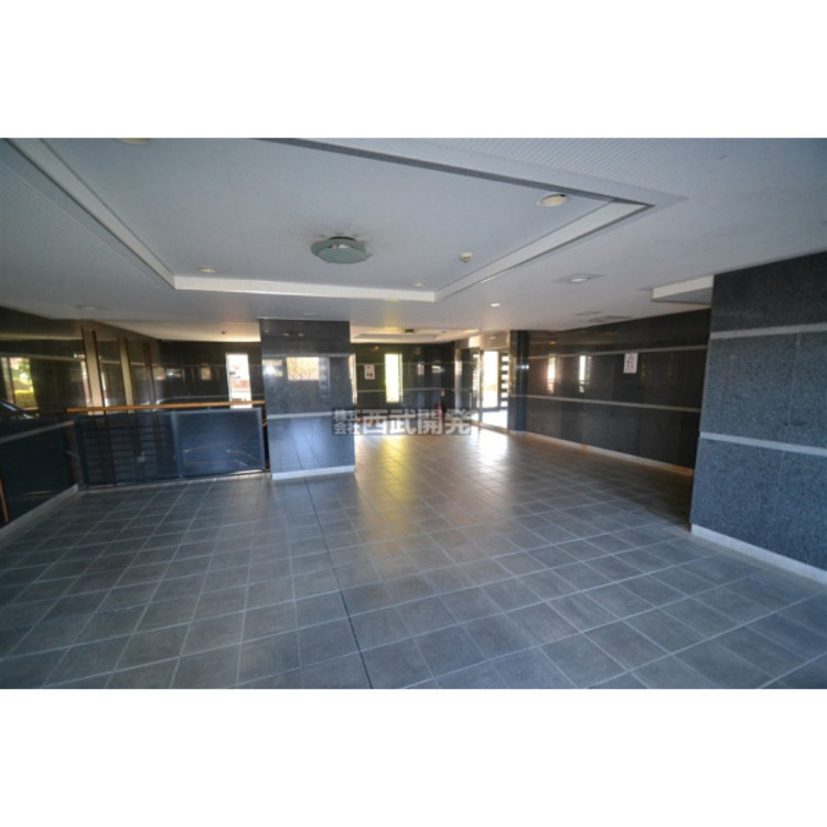 エントランス 開放感のあるエントランス