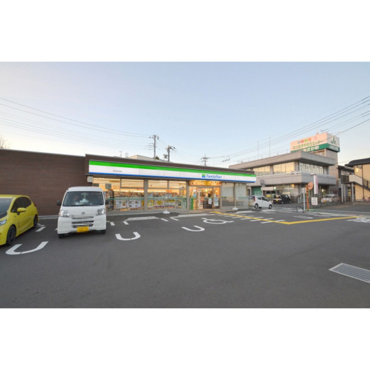 周辺 ファミリーマート(約320m)