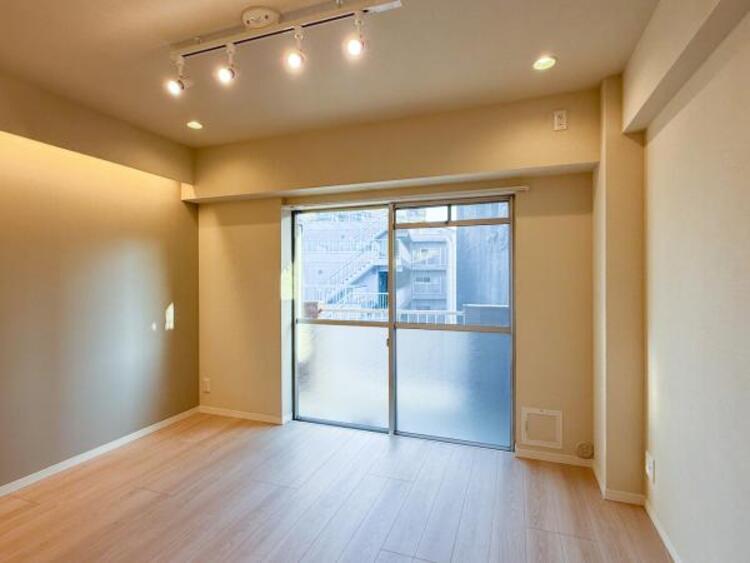 内装 シンプルで温かみのあるデザインで、ゆったりと過ごせます。