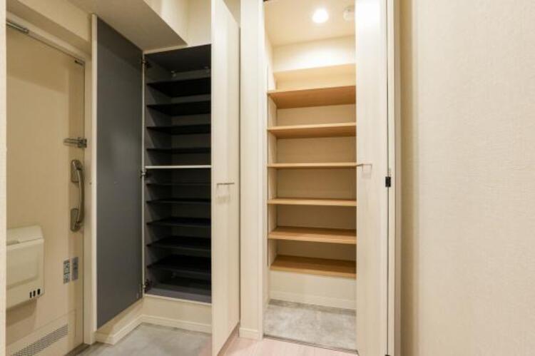 収納 シューズインクローゼットはたくさんある靴もすべて収納して頂け、玄関をスッキリ綺麗な空間に纏めます。