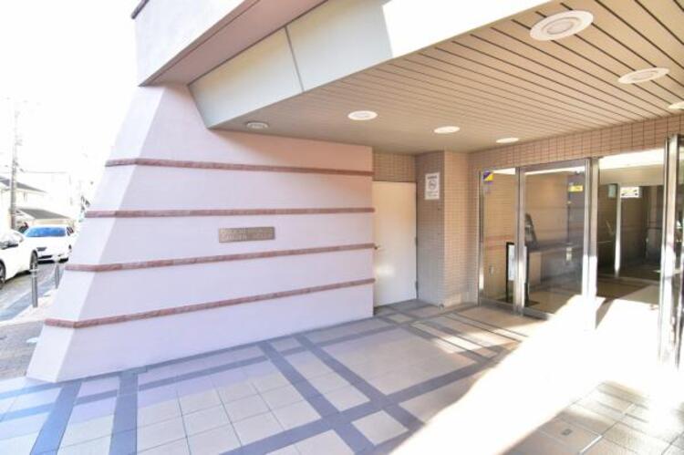 エントランス エントランスは、まさに顔となる場所。シンプルながらも格調高い雰囲気を漂わせて上質な空間。