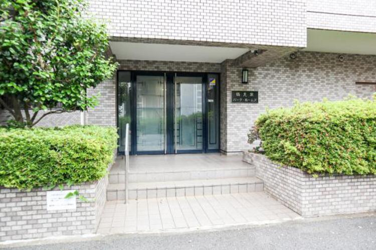 エントランス エントランスは、まさに顔となる場所。シンプルながらも格調高い雰囲気を漂わせて上質な空間。