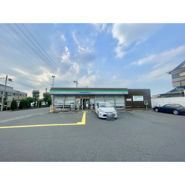周辺 ファミリーマート(約1080m)