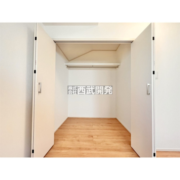 収納 ウォークインクローゼット