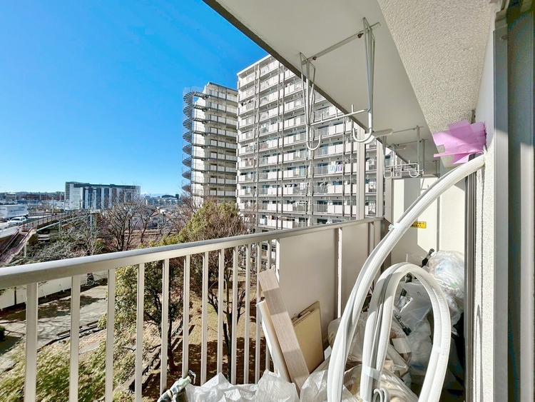 その他 朝の澄んだ空気や、夕方に吹く清々しい風を感じられるバルコニー。