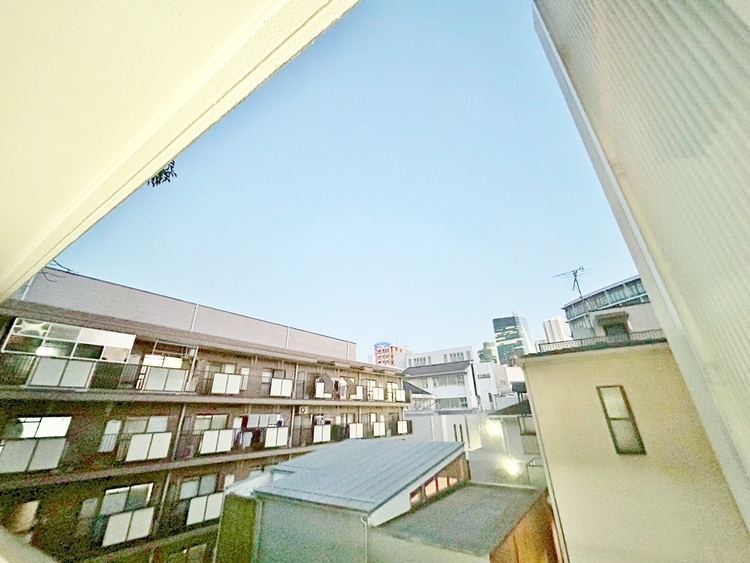 その他 眺望や窓からの景色が良いと、家で過ごす時間も快適です。