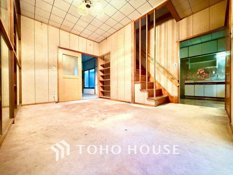 内装 【Kitchen】一歩一歩踏みしめる喜びを。光り眩い羨望のリビングへ。一歩一歩を踏みしめて家族の集う幸せの場所へ。すべてがクライマックスのマイベストホーム。