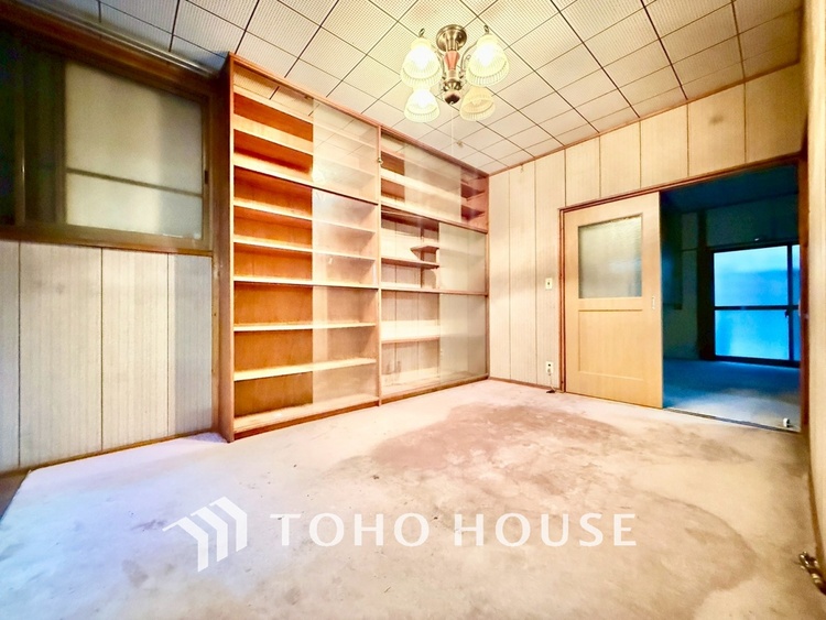 内装 【悠久の時】家族への思いを抱きながら、平和に過ごす悠久の時。あたかかく感じるのは、日当たりだけではない。広く和やかに暮らせる空間と、家族の存在を噛みしめて