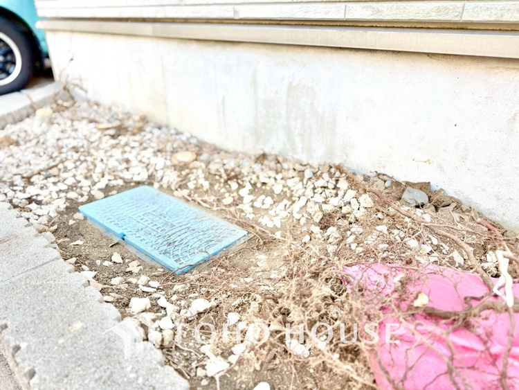 内装 【隠された美しさ】流麗な音楽が流れているような繊細でいながら整然かつ堅牢なこの空間。この空間は確かに美しい。しかし、そこには美しさ以上のものが隠されている。