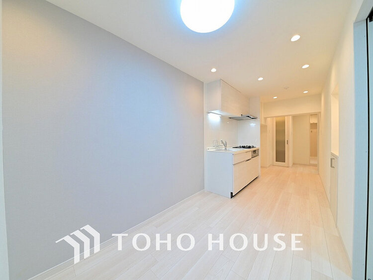 内装 広がりのある住空間、家族が集まるリビング・ダイニング