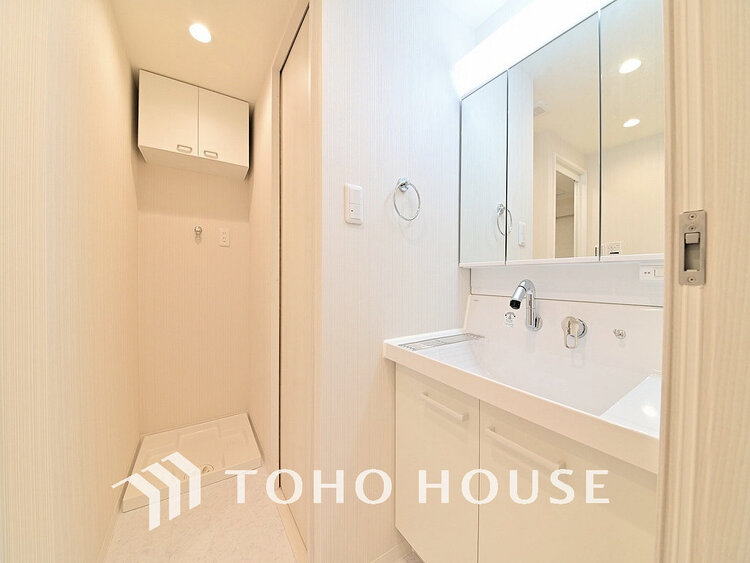 洗面 大きな洗面鏡付き、朝の身支度も楽しくなりますね