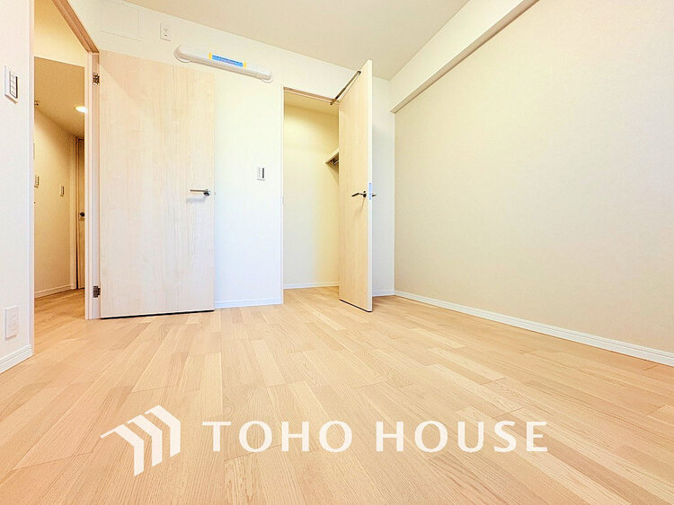 内装 シンプルですっきりとした室内は飽きのこない居心地の良い雰囲気