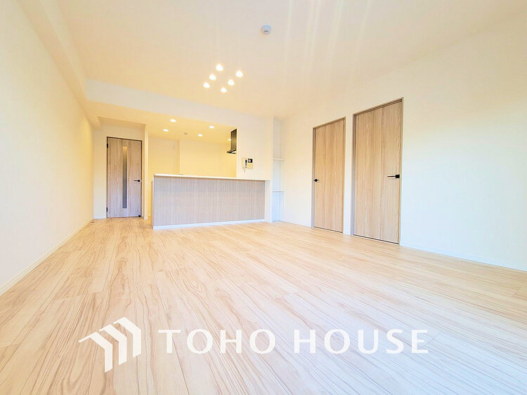 内装 上質な時間を育む暮らしのメインステージ。寛ぎとコミュニケーションを育む居心地のよい場所