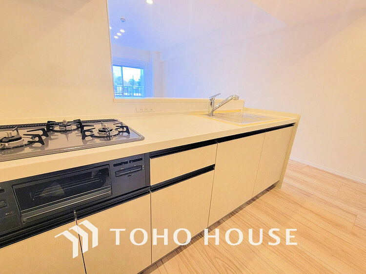 キッチン シンプルな部屋の雰囲気に溶け合うナチュラルキッチン