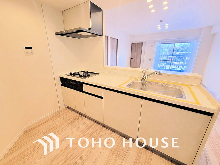 キッチン 落ち着きのあるカラーで統一された清潔感と気品が溢れるキッチン