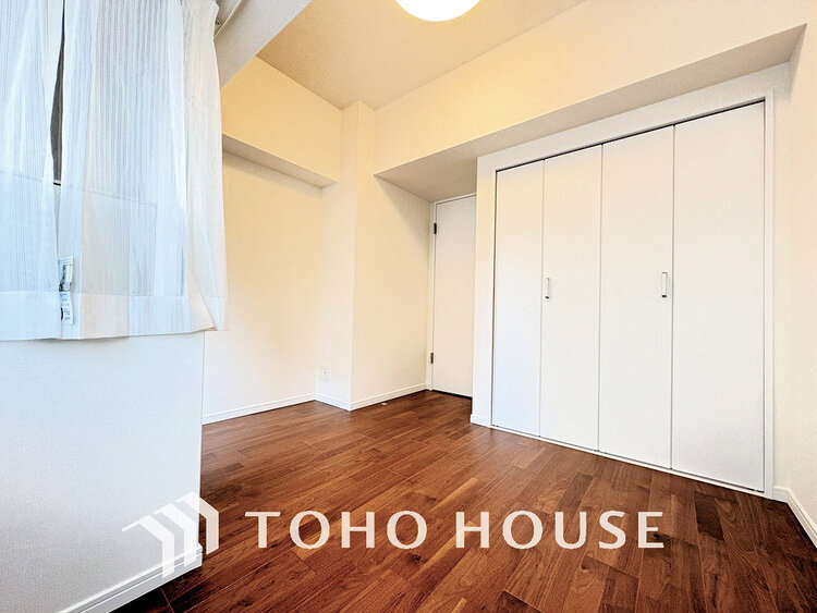 内装 シンプルですっきりとした室内は飽きのこない居心地の良い雰囲気