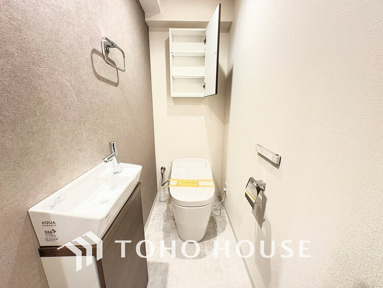 トイレ トイレには快適な温水洗浄便座付