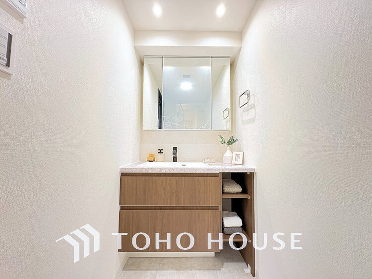 洗面 大きな洗面鏡付き、朝の身支度も楽しくなりますね