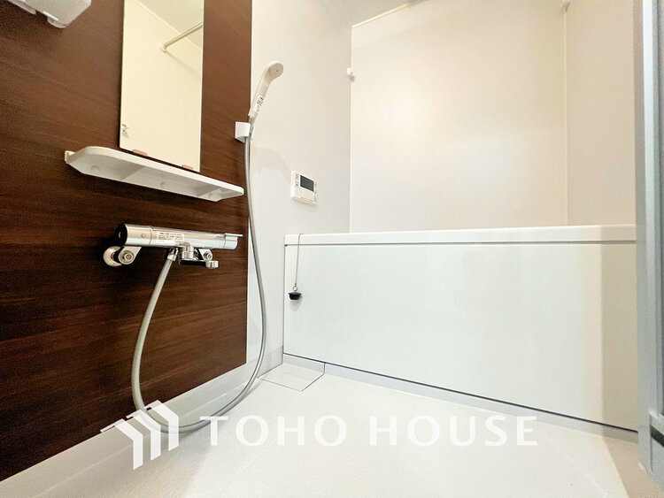 風呂 くつろぎの空間でゆったりバスタイム(現地には家具があります)