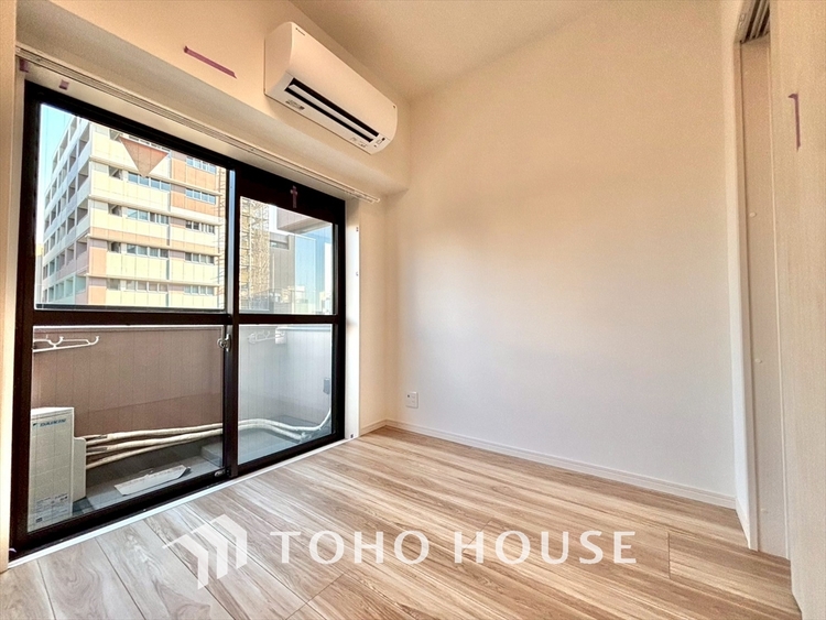 内装 風の通り道。舞い込んでくる風が優しく躍り、室内に爽やかな空気を運んでくる。