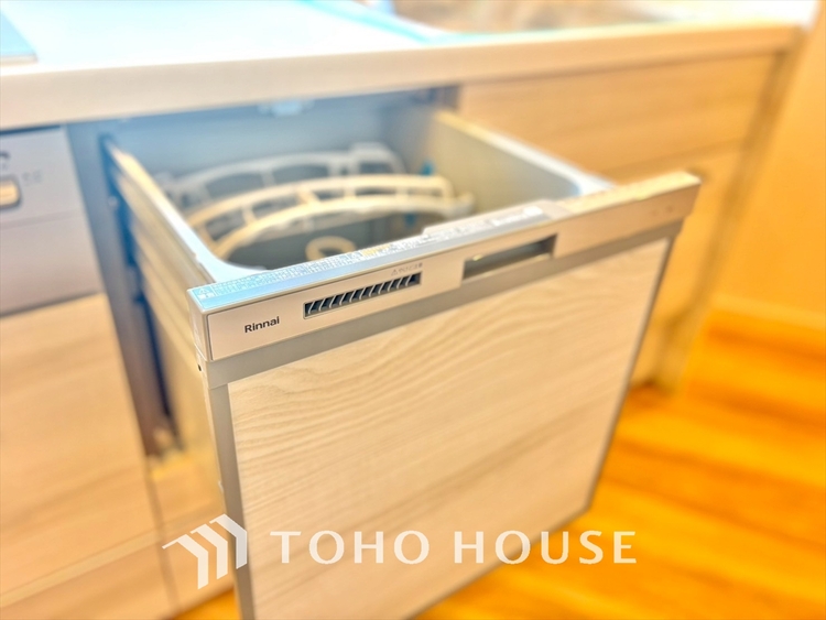 キッチン ◆食洗機◆お子様の面倒を見れる時間が増え時短になります。加えて手荒れも防げてしかも節水が高い為、大変人気があり重宝します。