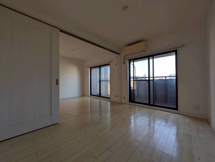 居間 充実した生活は伸びやかな居室空間から始まります。