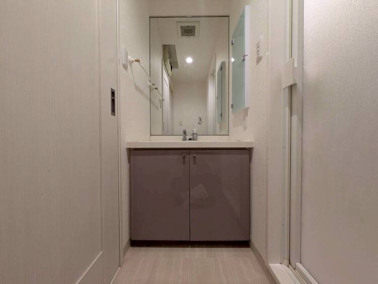 洗面 清潔感を感じられる洗面化粧台。