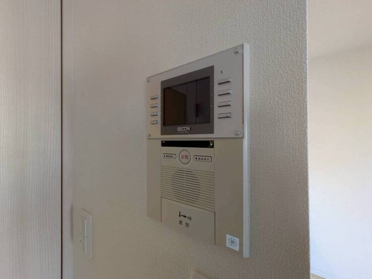 設備 誰が来てもわかる様にモニター付きインターホンを設置。