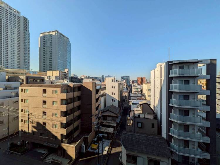 バルコニー 眺望や窓からの景色が良いと、家で過ごす時間も快適です。