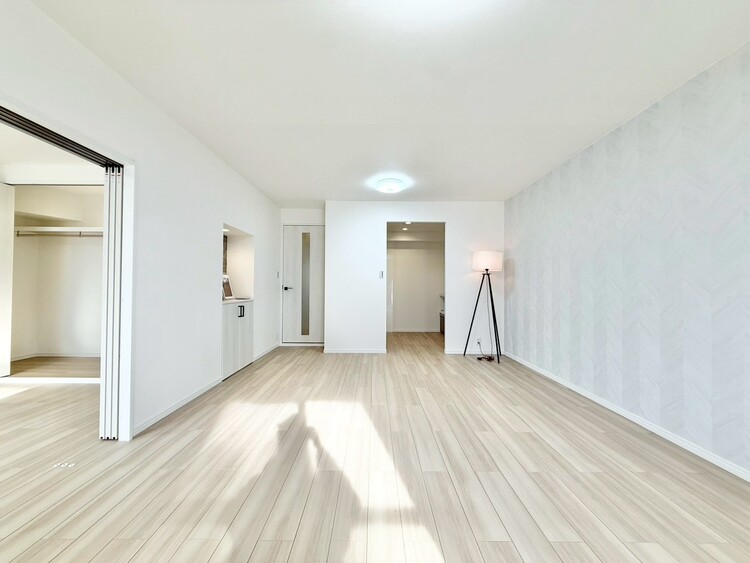 居間 伸びやかな空間のなかで、ゆったりとしたひとときを過ごせます。